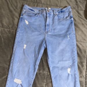 ✨H&M Light Denim Wash Jeans